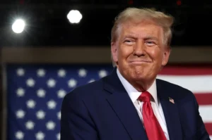 Aux Etats-Unis, Donald Trump confirme sa volonté de rupture par une première série de nominations