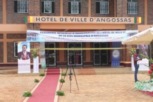 Lire la suite à propos de l’article Décentralisation : 230 hôtels de ville construits par le Feicom depuis 2006