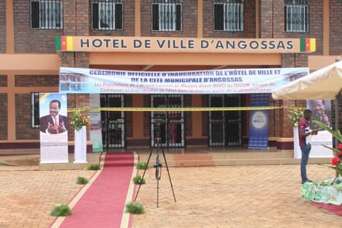 You are currently viewing Décentralisation : 230 hôtels de ville construits par le Feicom depuis 2006