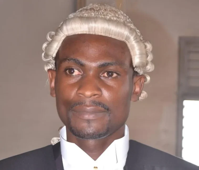 You are currently viewing Affaire Me Tamfu : L’Avocat devant le Tribunal militaire de Douala