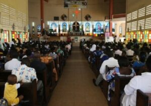 Lire la suite à propos de l’article Cameroun : Un pasteur Yves convoqué par la police après un sermon jugé « nuisible »