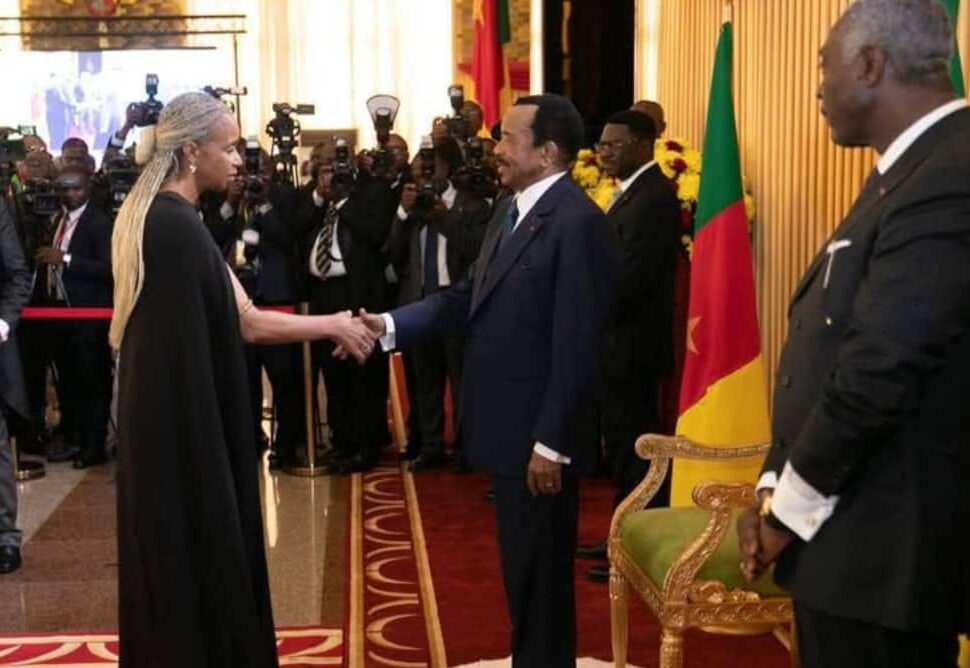 Lire la suite à propos de l’article Code Électoral Consensuel : Ce que Paul Biya et Tomaïno Ndam Njoya se sont dit au Palais
