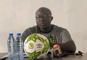 Lire la suite à propos de l’article Tournoi de l’UNIFFAC : Le sélectionneur de la RCA accuse le Cameroun de jouer avec les « papas »