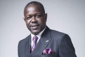 Lire la suite à propos de l’article Violences contre les avocats : Mbah Eric Mbah appelle à la suspension du port de la toge
