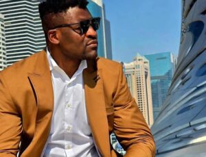 Lire la suite à propos de l’article Francis Ngannou sur Tyson Fury : « J’ai la sensation qu’on m’a volé quelque chose et je veux régler ça »