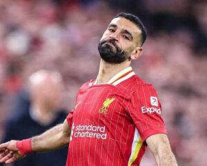 Lire la suite à propos de l’article Mohamed Salah en larmes : le rêve du ballon d’Or UEFA brisé