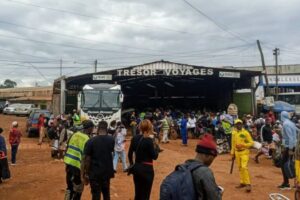 Lire la suite à propos de l’article Yaoundé : Un militaire décède dans un bus de transport de Trésor Voyages